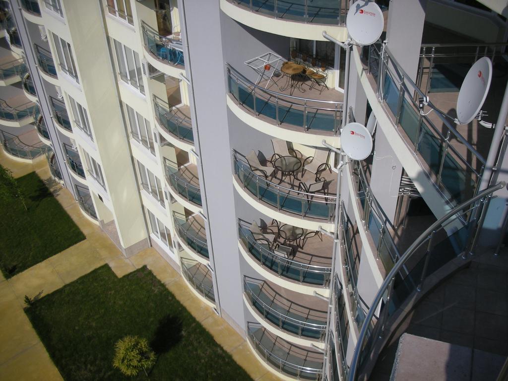 Oasis Suites Apartments And Studios Ravda Exteriör bild