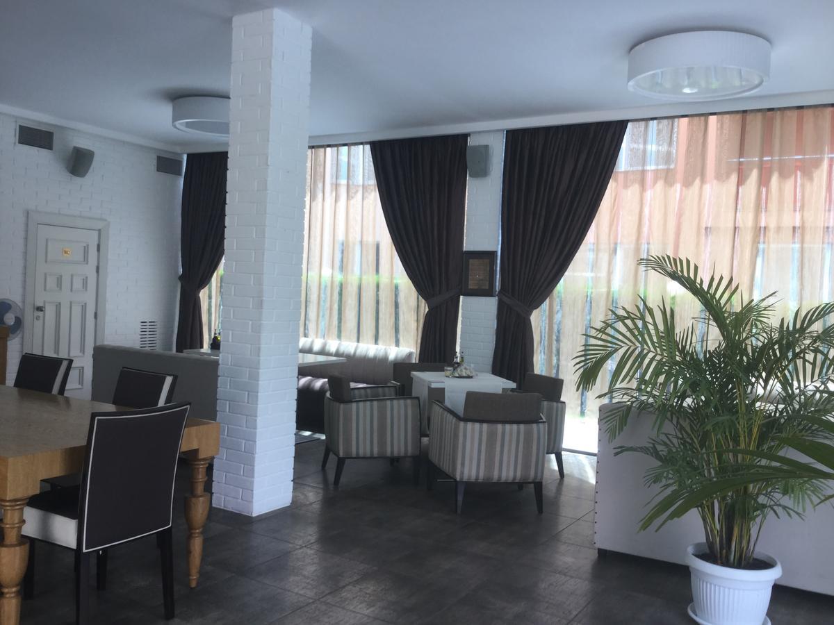 Oasis Suites Apartments And Studios Ravda Exteriör bild